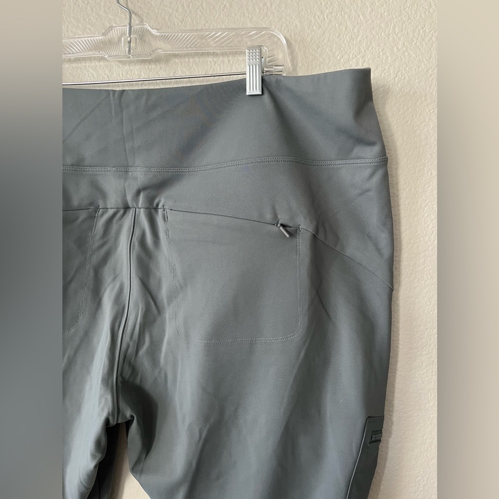 Athleta Headlands Hybrid Cargo II Tight Leggings in Grey Women's Plus Size 26 - Picture 7 of 15